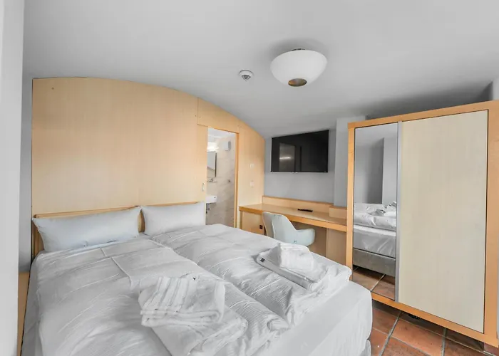 Friedrichstadt 3*