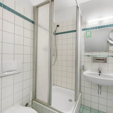 מלון Friedrichstadt 3*