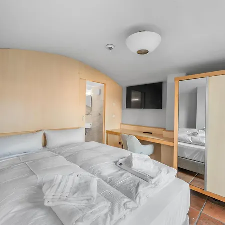 Friedrichstadt 3*